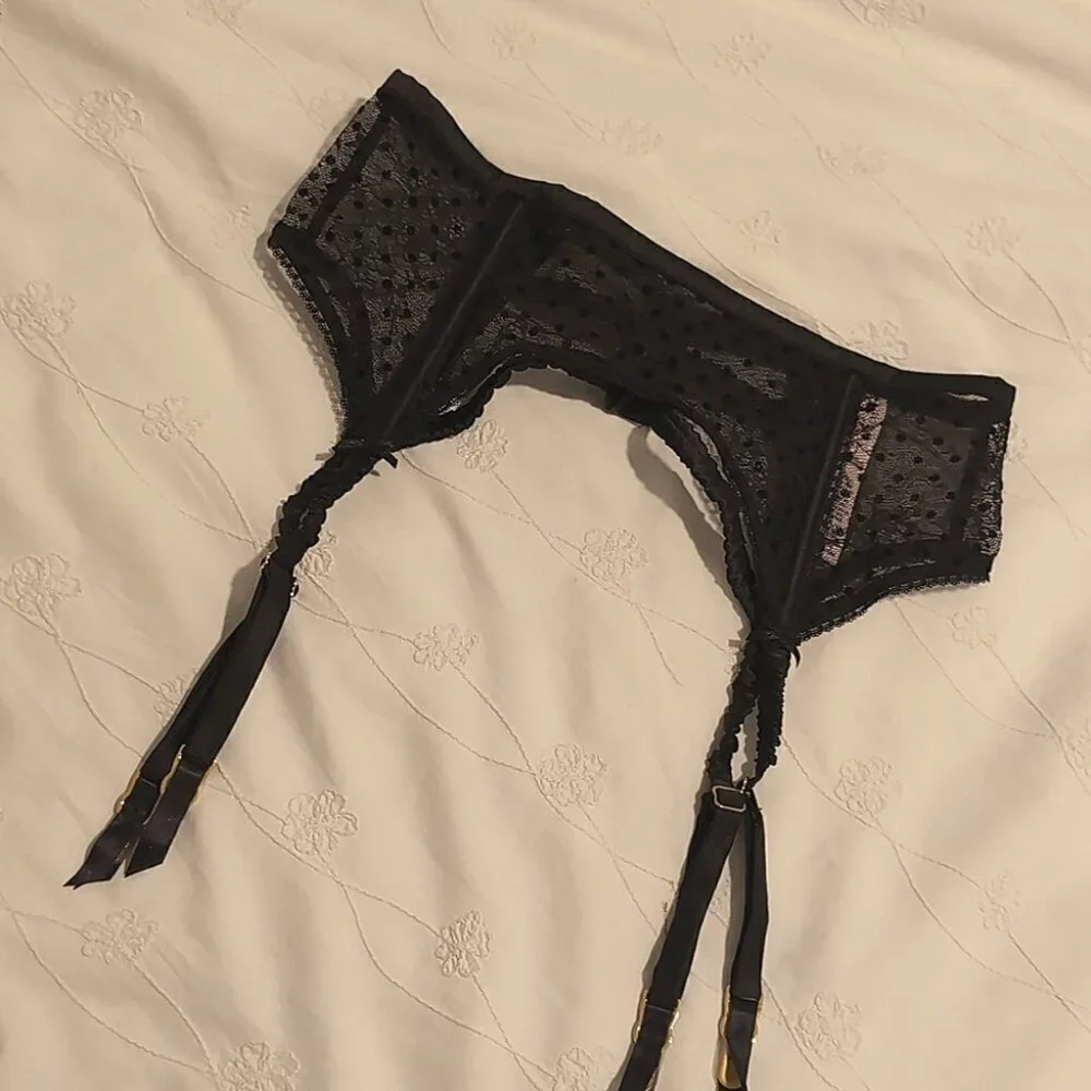Victoria's Secret Black dream Angels  garter belt NEW W tags